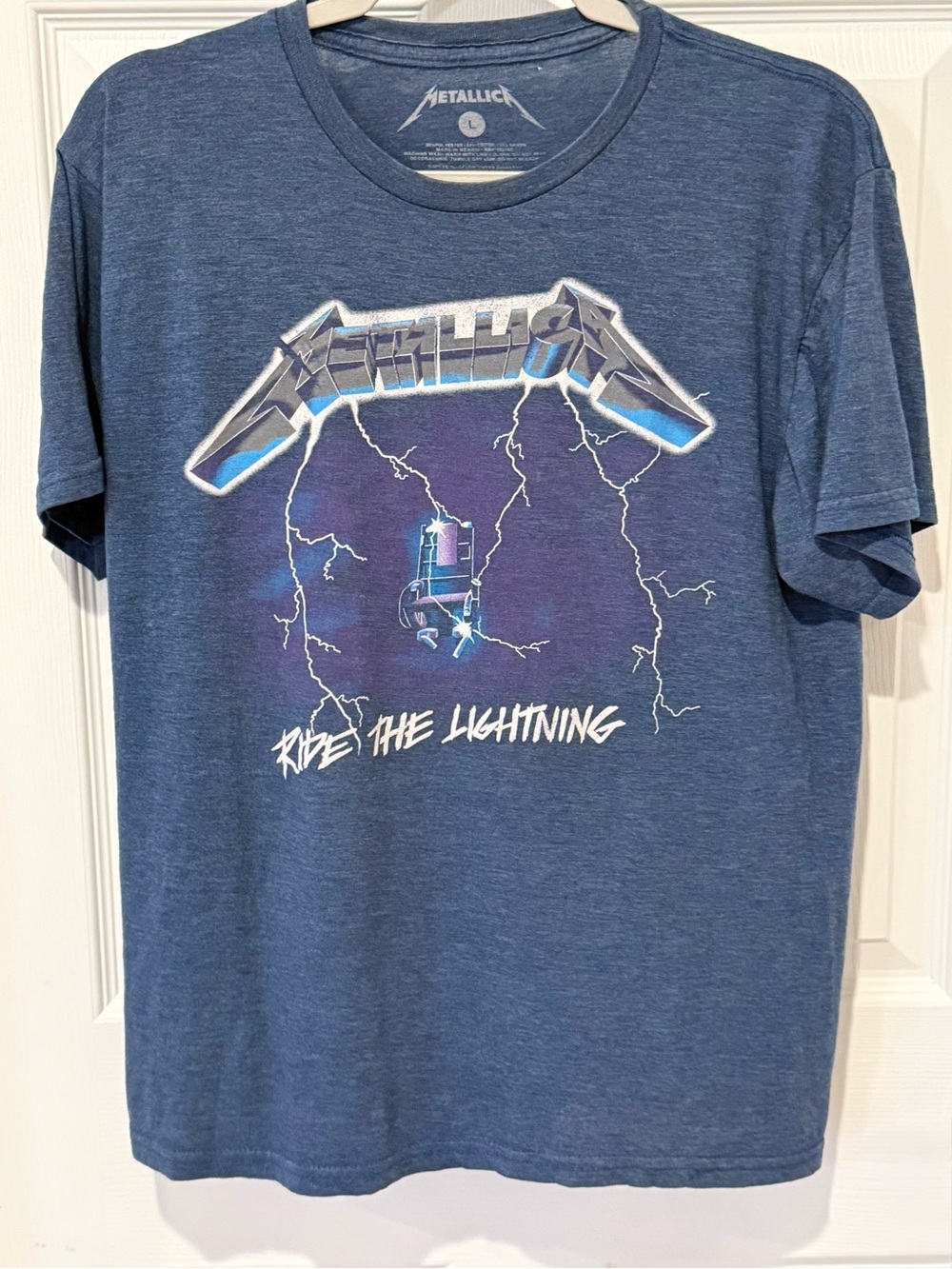 Metallica Ride The Lightning Band Tee Women’s Large Blue Graphic Small Fit